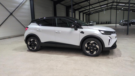 46724_p28 - RENAULT - CAPTUR - 2025