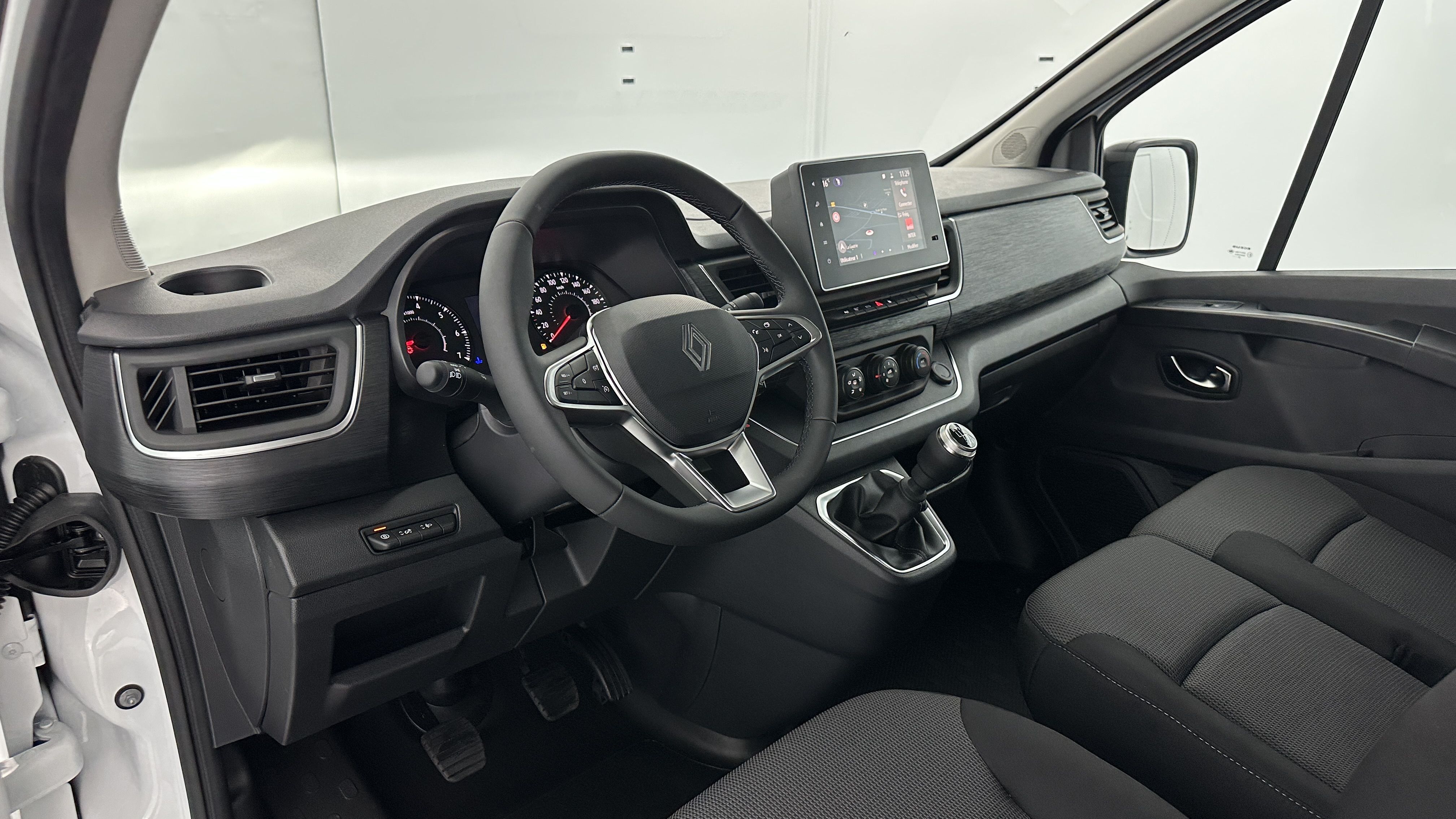 GLI00026340_p53 - RENAULT - TRAFIC - 2025 - photo 14