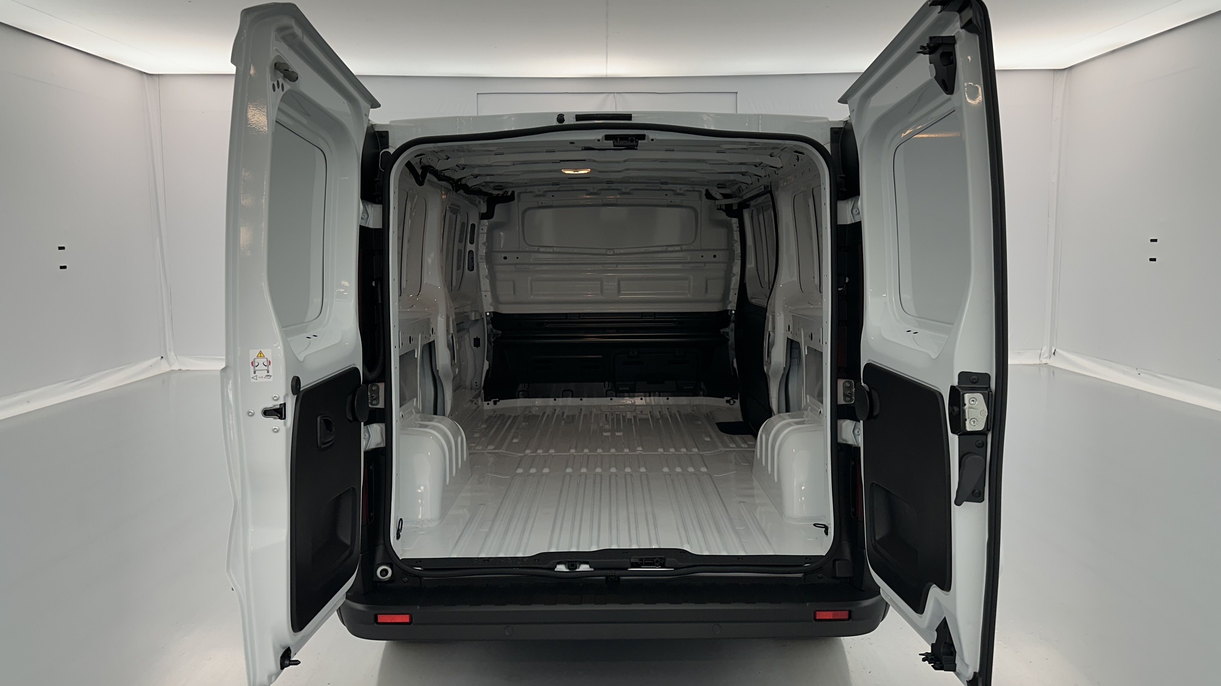 GLI00026309_p53 - RENAULT - TRAFIC - 2025 - photo 17