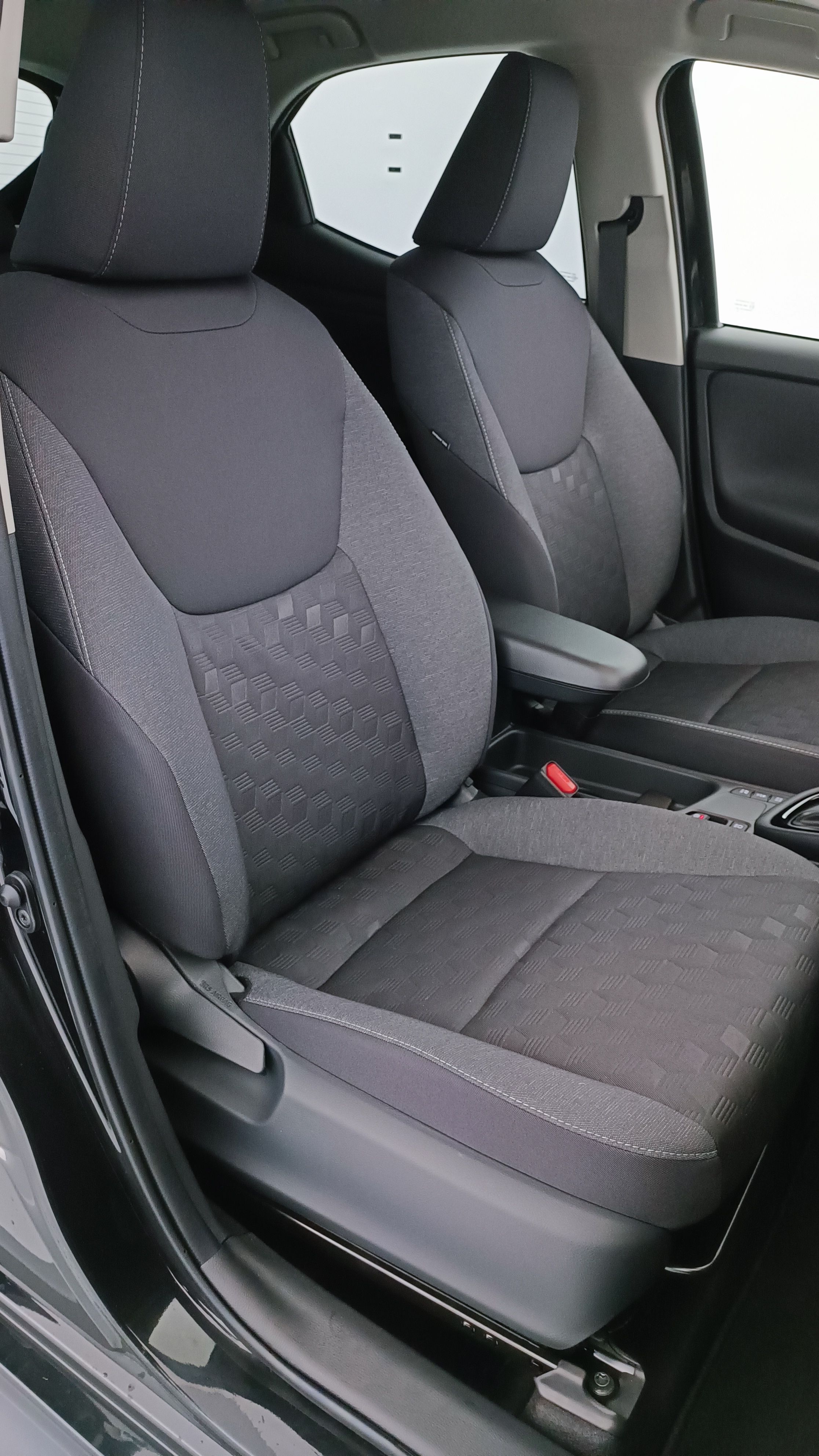 GLI00035403_p53 - TOYOTA - YARIS - 2025 - photo 20