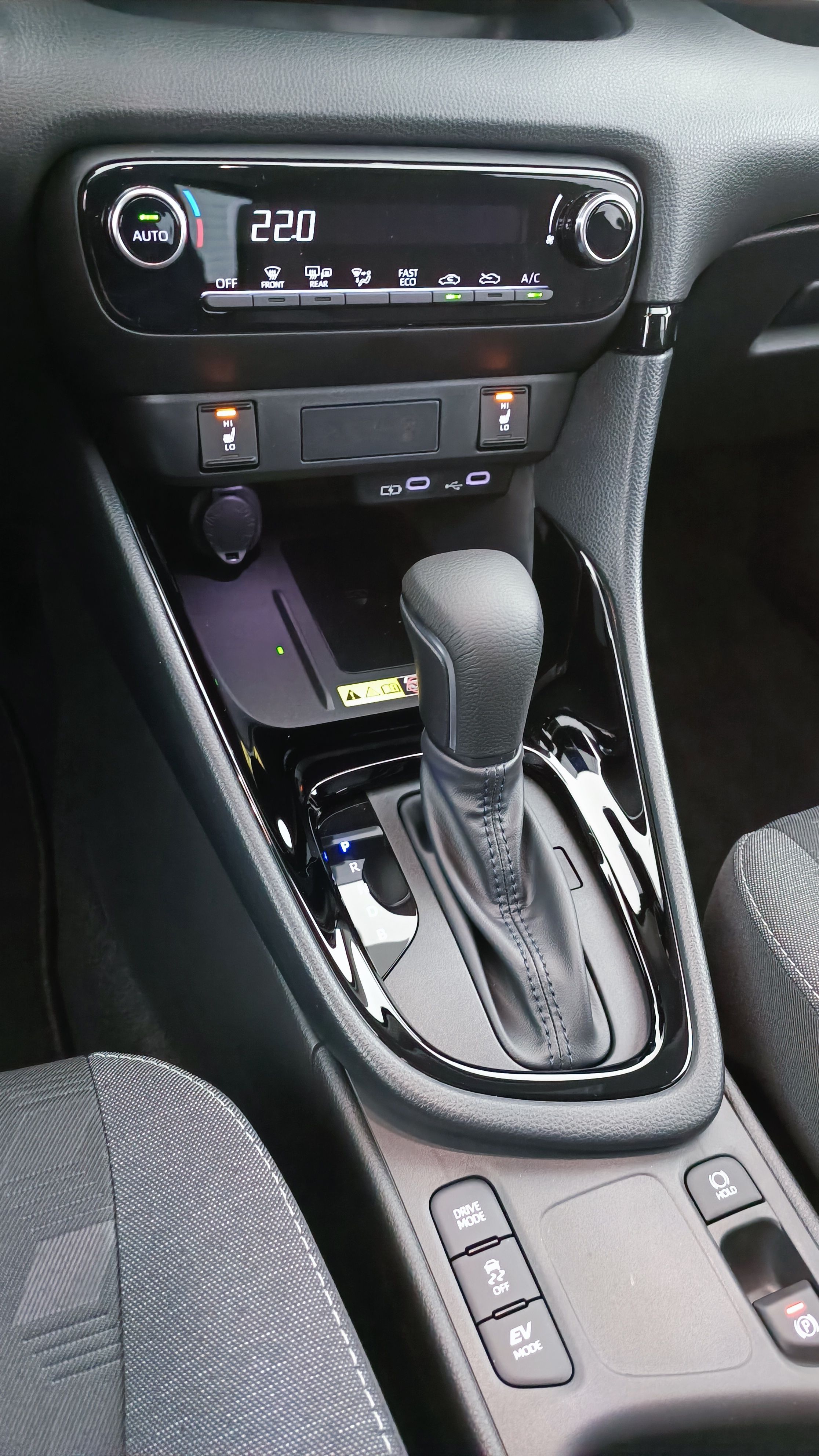 GLI00035400_p53 - TOYOTA - YARIS - 2025 - photo 18