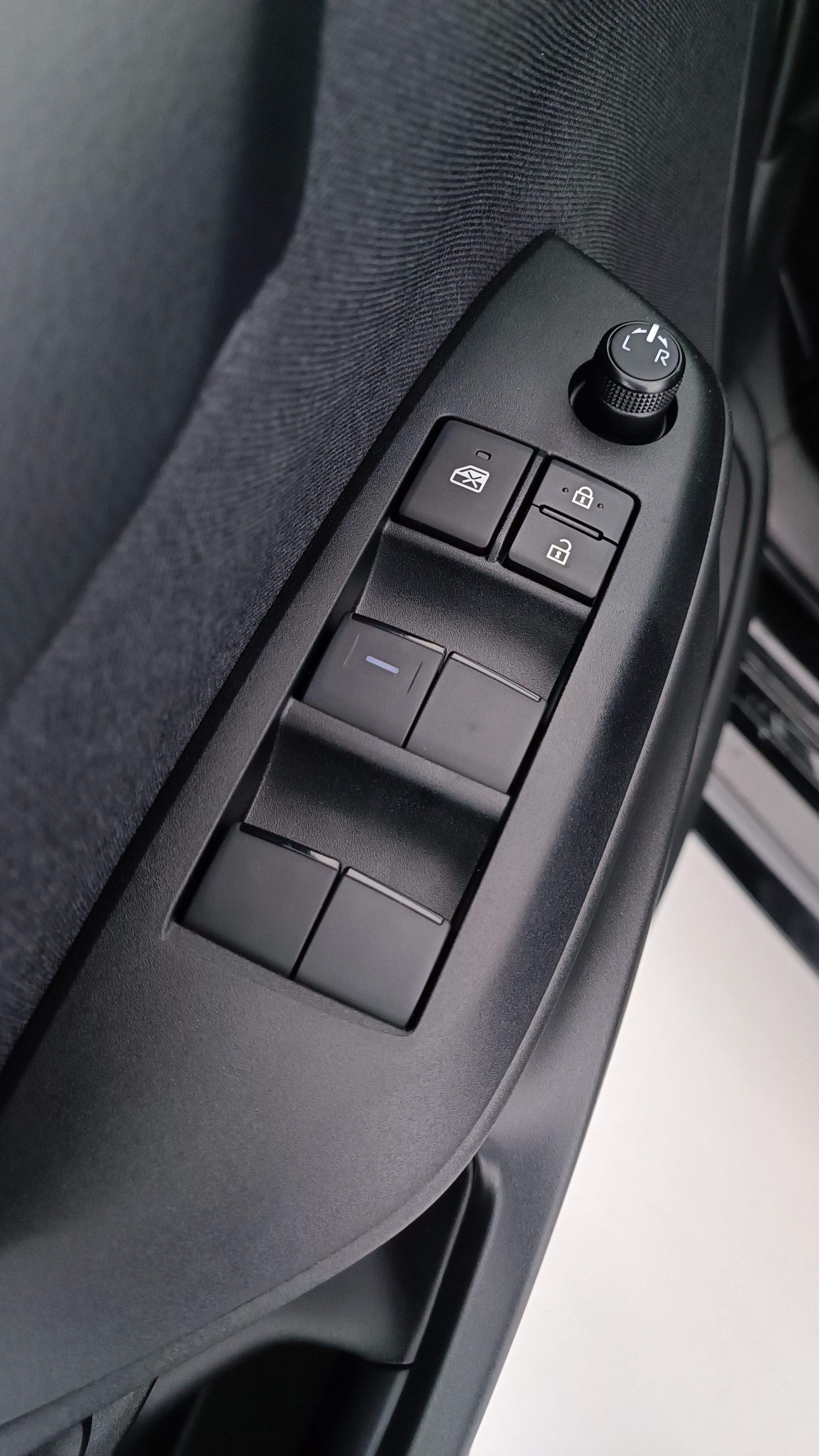 GLI00035399_p53 - TOYOTA - YARIS - 2025 - photo 14