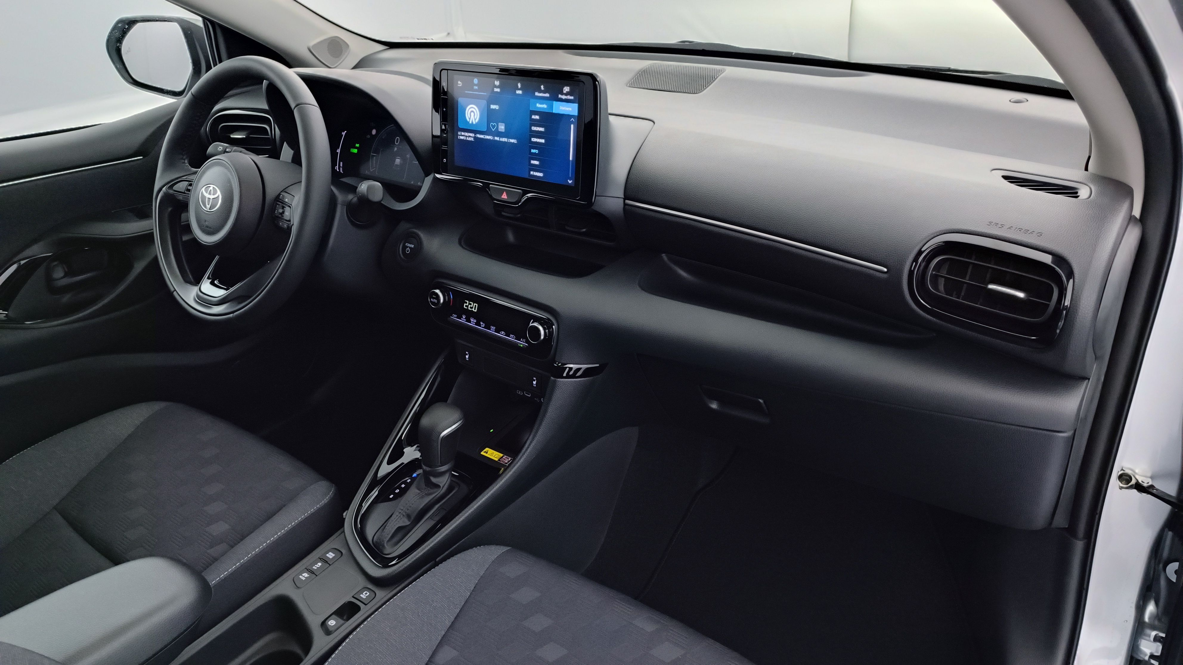 GLI00035393_p53 - TOYOTA - YARIS - 2025 - photo 8