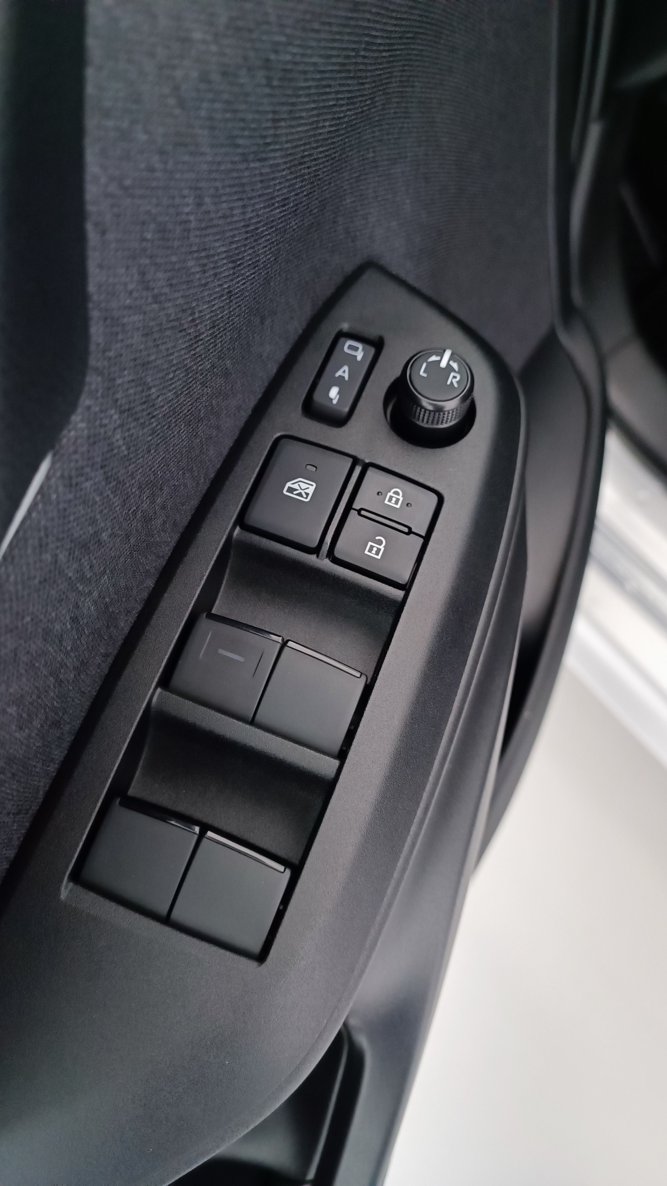 GLI00035392_p53 - TOYOTA - YARIS - 2025 - photo 14