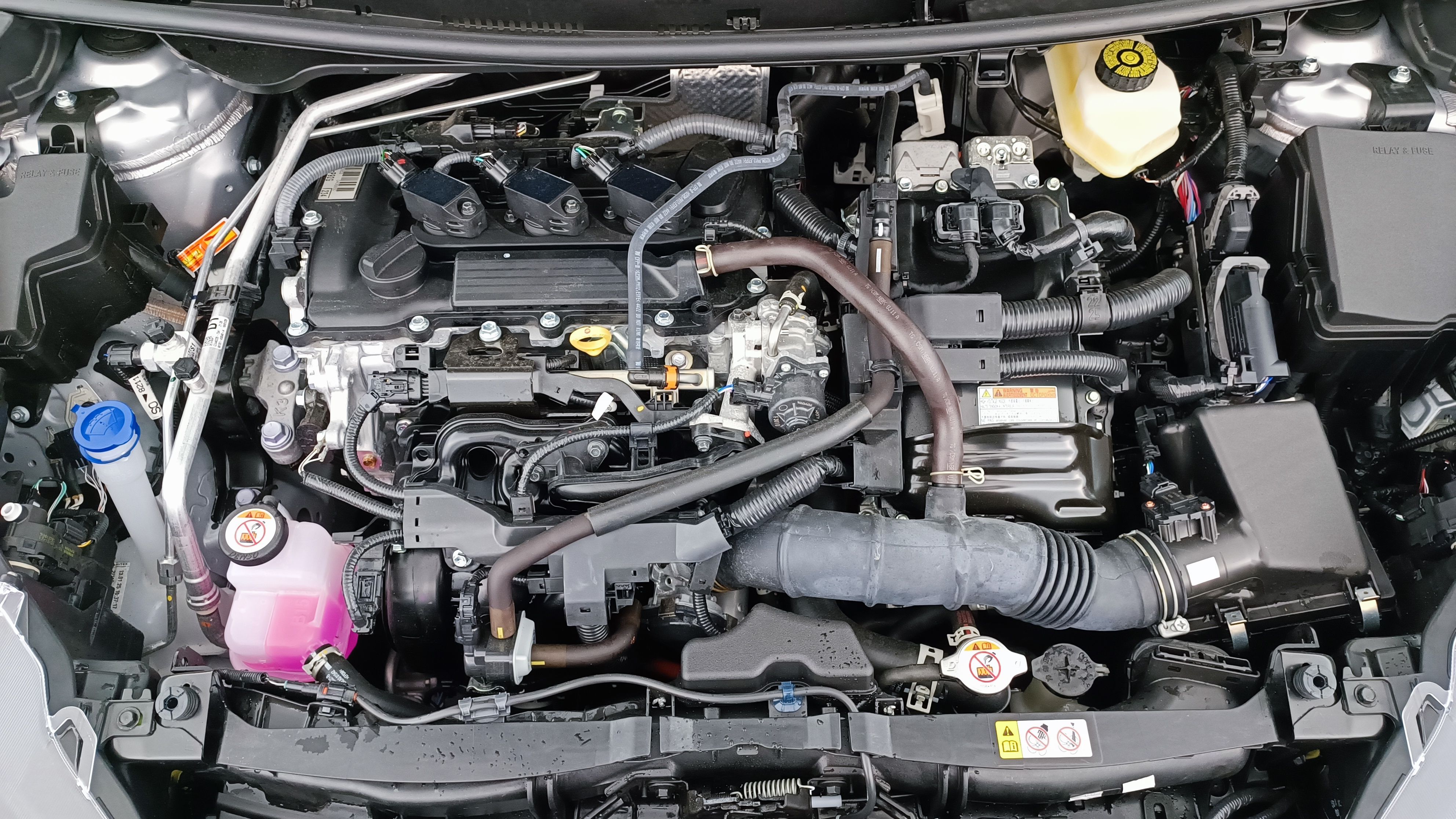 GLI00035390_p53 - TOYOTA - YARIS - 2025 - photo 11