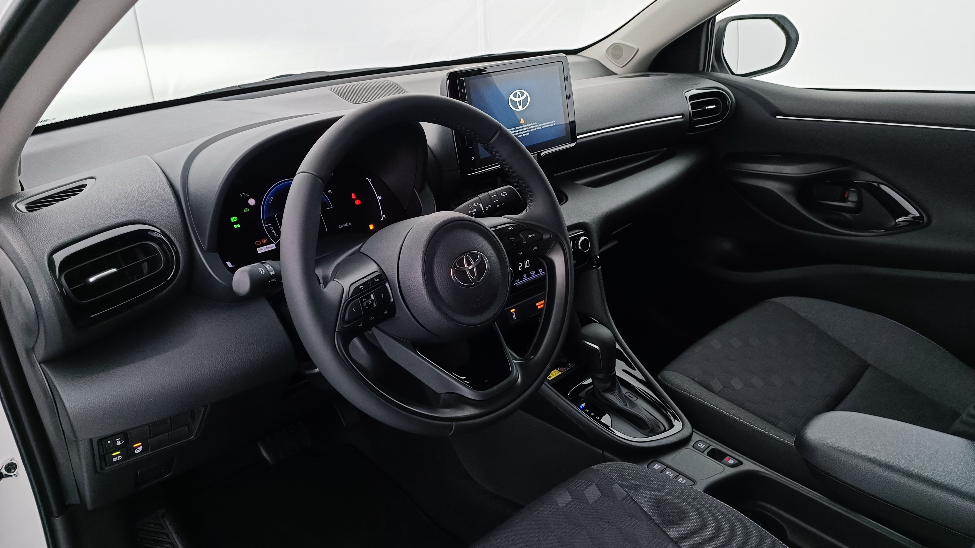 GLI00035389_p53 - TOYOTA - YARIS - 2025 - photo 6