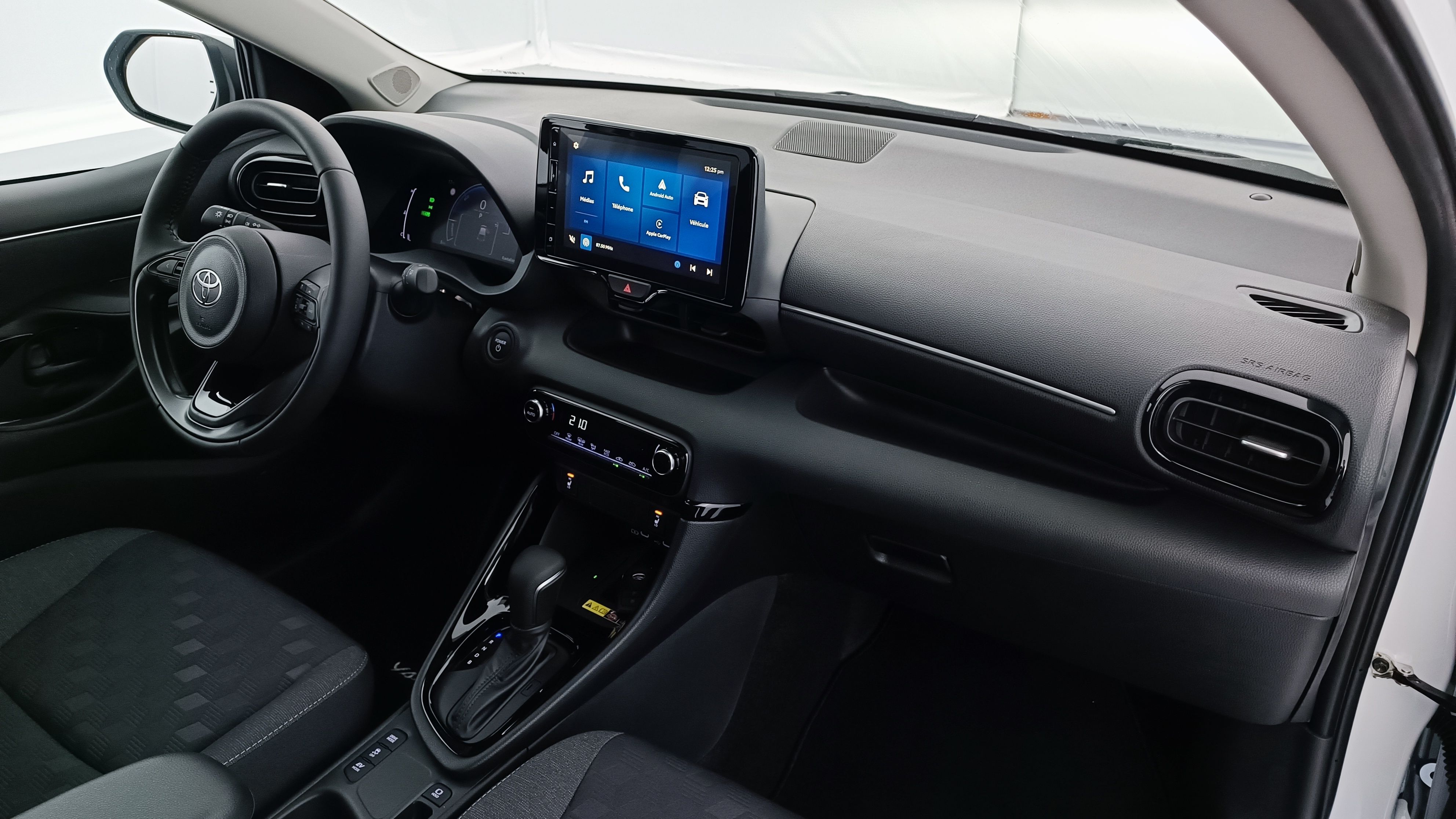 GLI00035389_p53 - TOYOTA - YARIS - 2025 - photo 8
