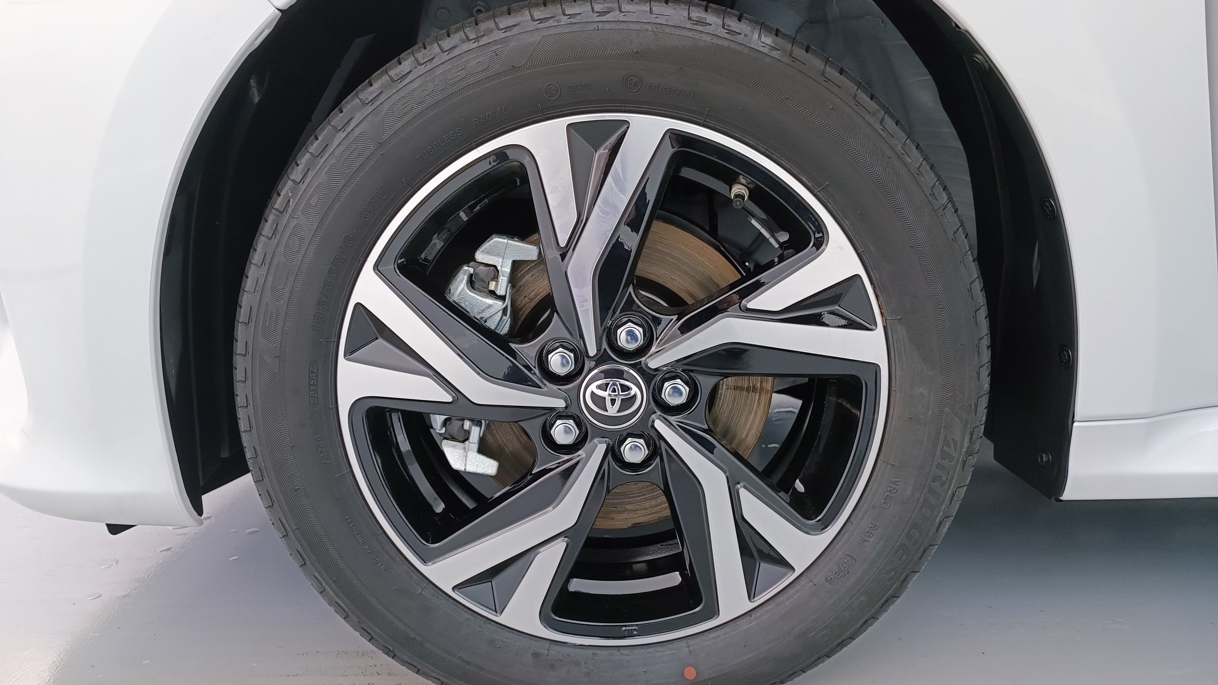 GLI00035387_p53 - TOYOTA - YARIS - 2025 - photo 12