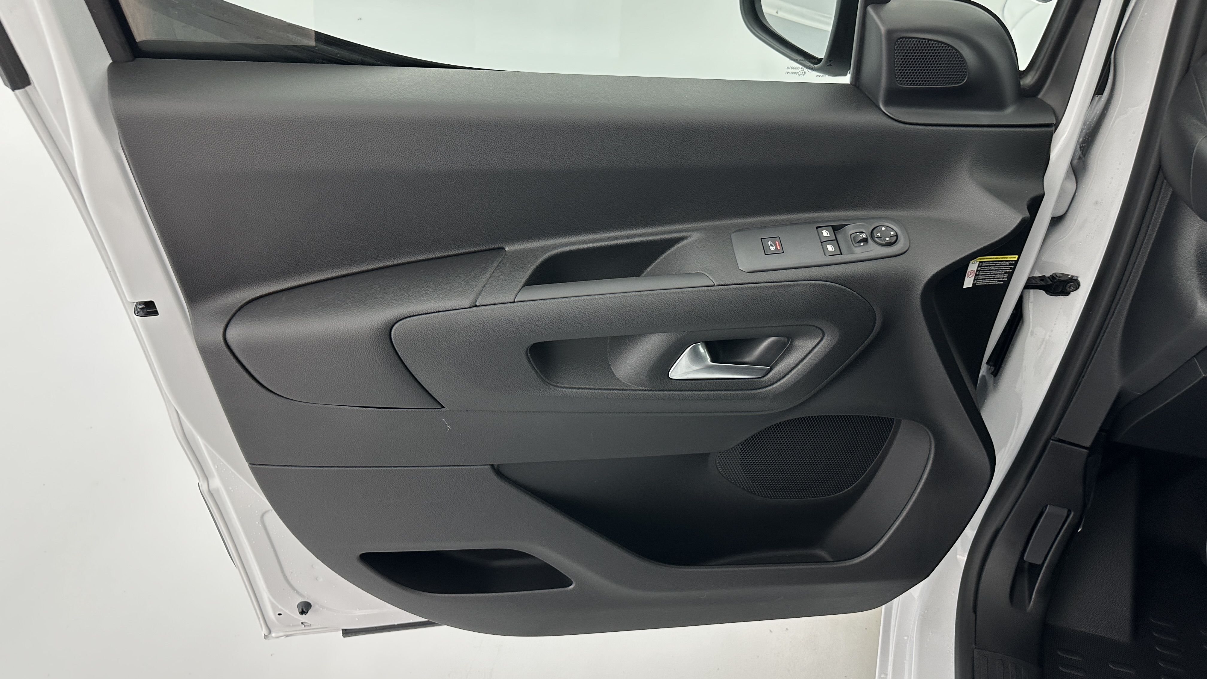 GLI00017535_p53 - CITROEN - BERLINGO - 2025 - photo 11