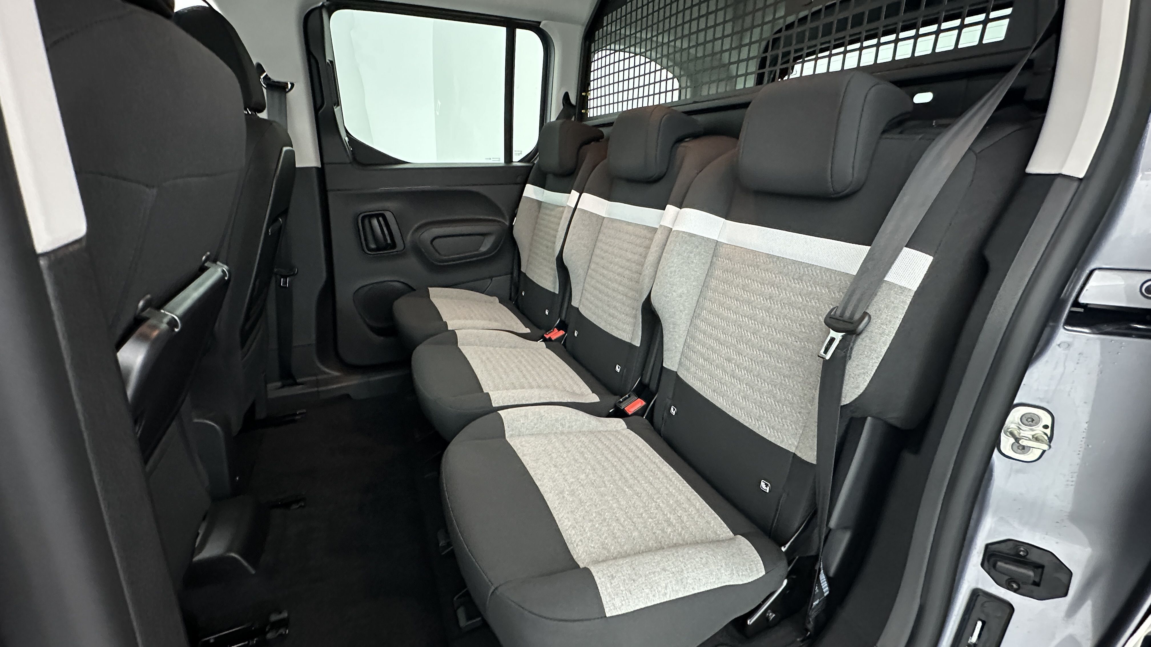 GLI00035033_p53 - CITROEN - BERLINGO - 2025 - photo 9
