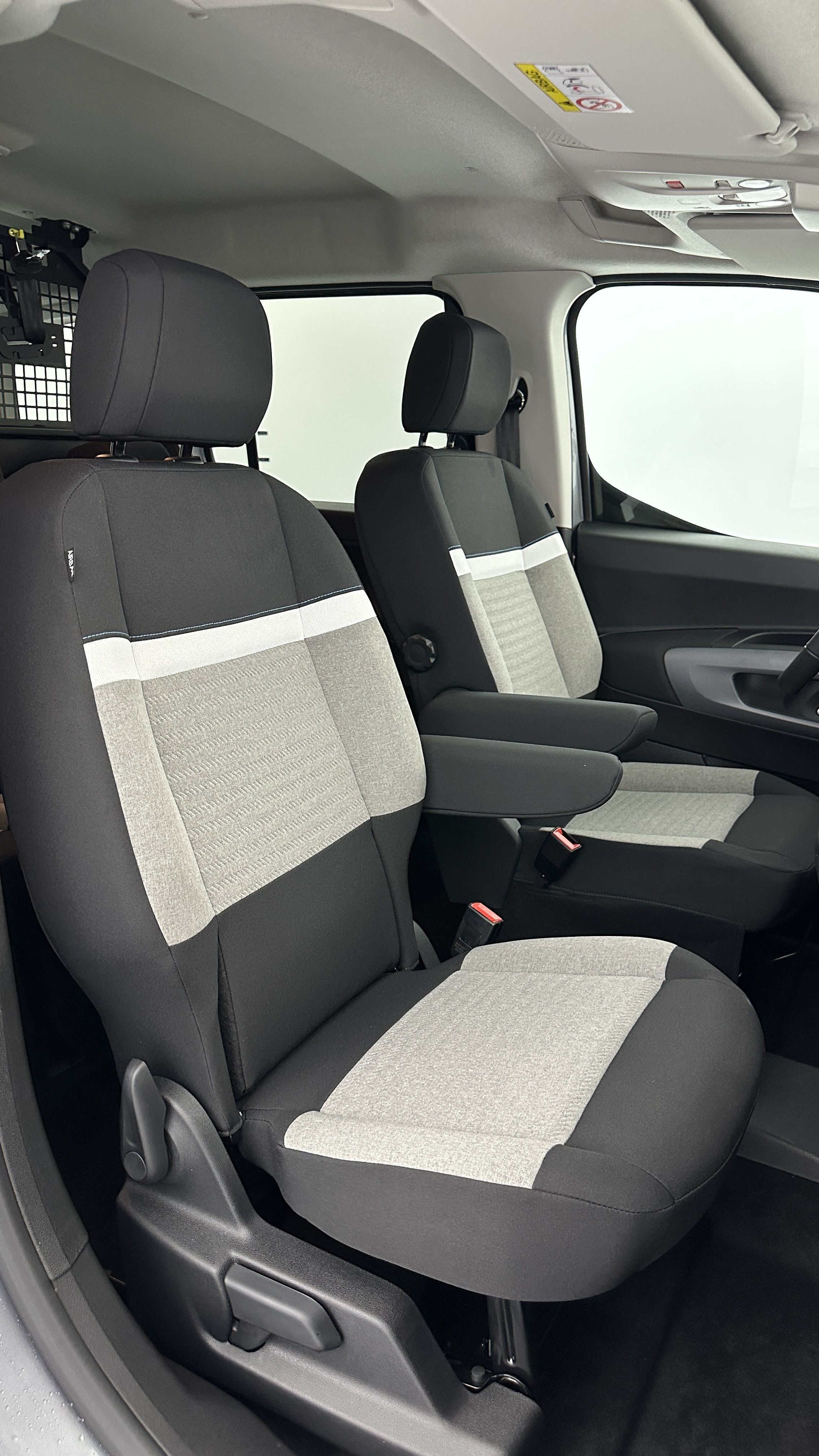 GLI00035030_p53 - CITROEN - BERLINGO - 2025 - photo 16