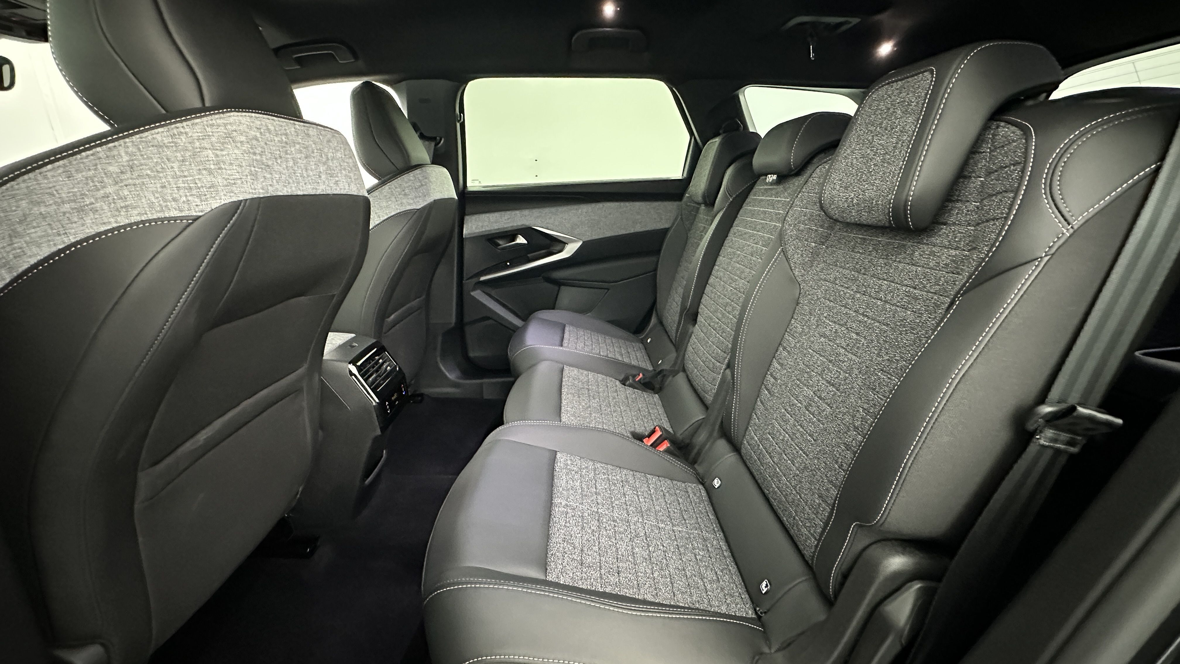 GLI00036198_p53 - PEUGEOT - 5008 - 2025 - photo 9