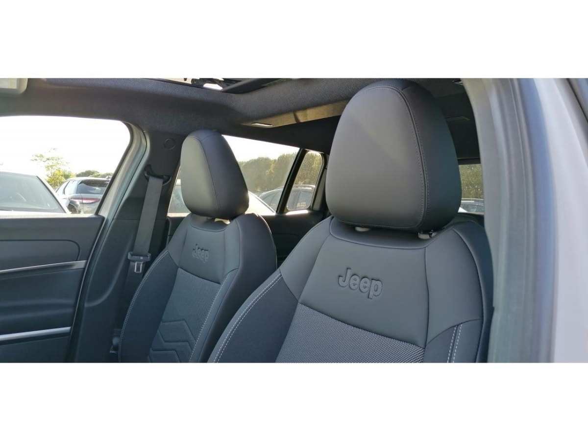 401751_p2 - JEEP - AVENGER - 2026 - photo 6