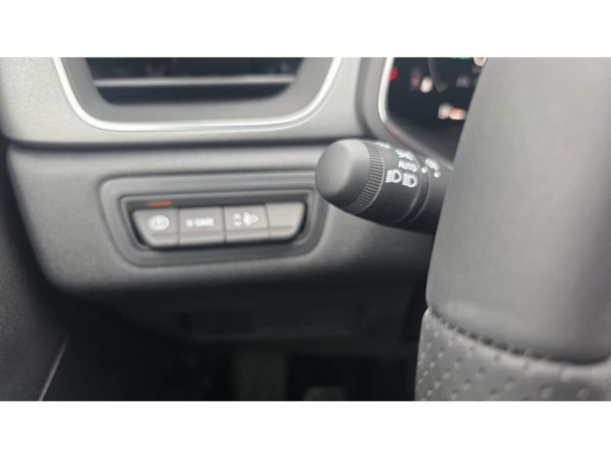 401398_p2 - RENAULT - CAPTUR - 2026 - photo 8