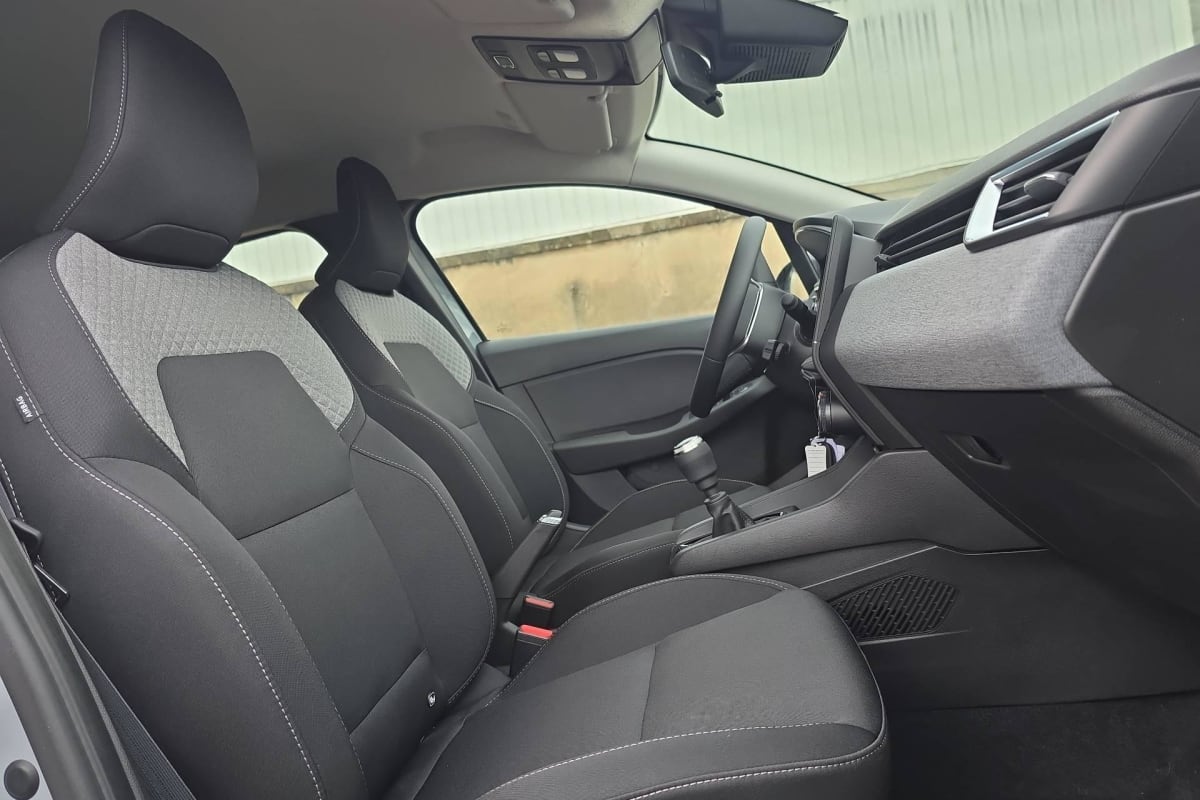 403283_p2 - RENAULT - CLIO 5 - 2025 - photo 9
